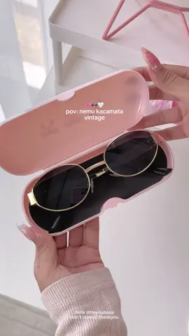 kacamatanya cocok untuk ootd daily 😍🎀🕶️