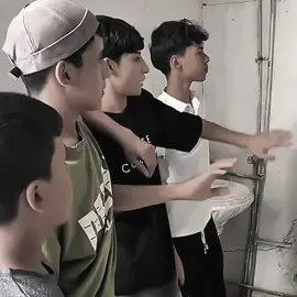 العمدة 🙀😹@حمزه احمد 🍃💜 #viral #fyp #تصاميم_فيديوهات🎵🎤🎬 #الاخوة_لوثبروك🔥😆 #العمدة @استاذ قاسم الحساب الرسمي 