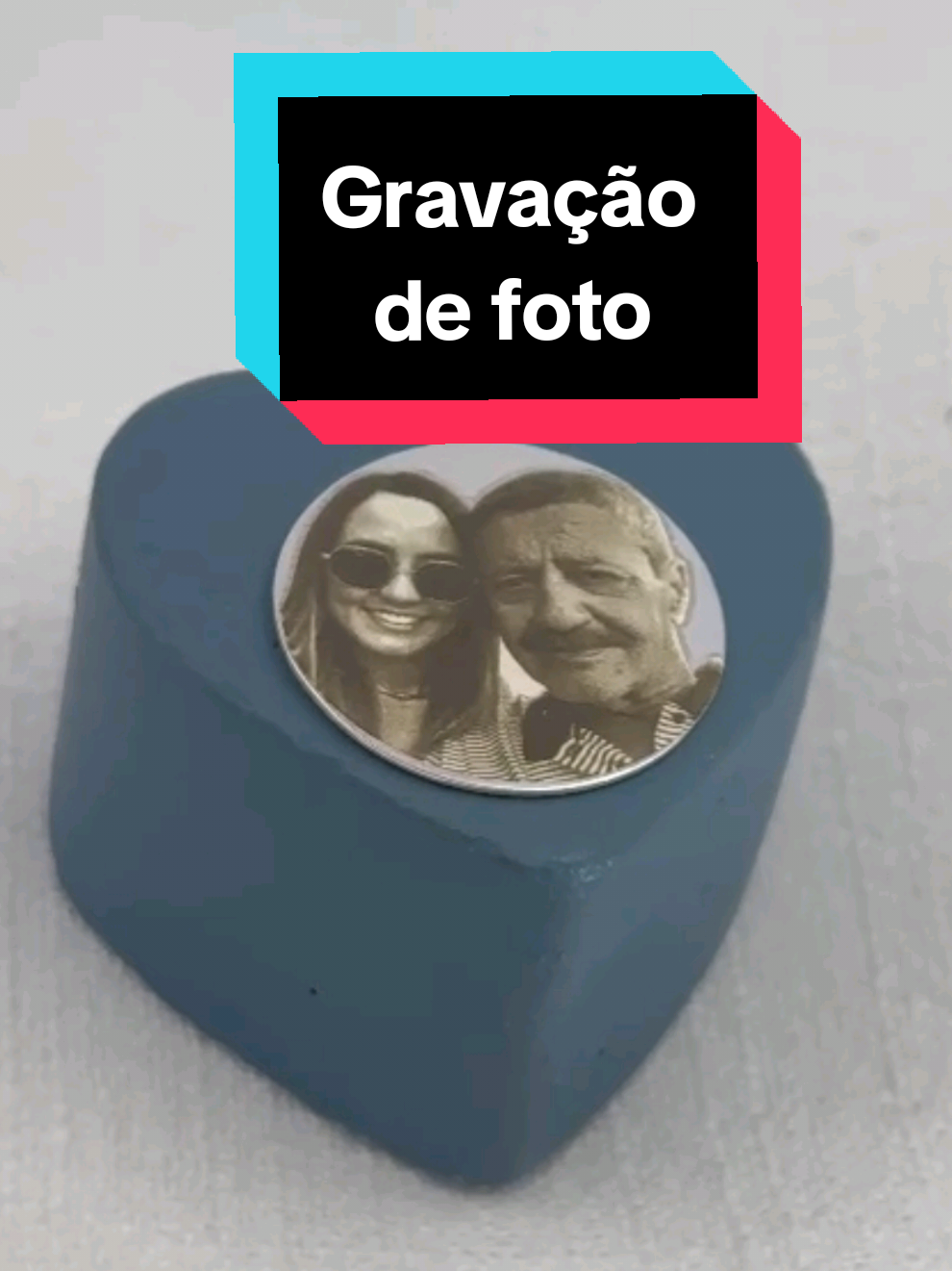 ✨ Transformando prata em arte! Veja como gravamos este lindo pingente com laser de fibra com a foto escolhida por nosso cliente. 🔥 #GravaçãoALaser #Artesanato #PingentePersonalizado #Joalheria #ArteEmPrata