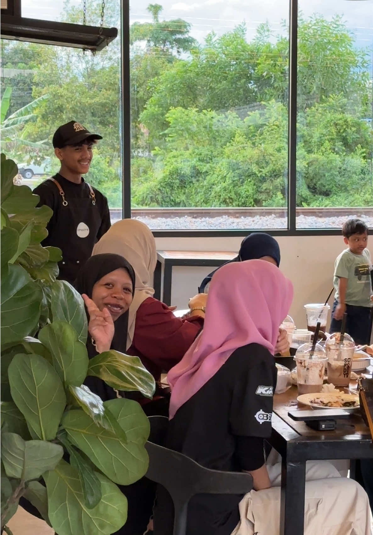 Sembilan nyawa untuk semua 🤍 #supodiyo #supodiyocafe #cafehopping #coffee #mushroom 