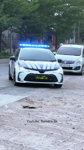 Mobil polisi di kasi sound basuri hehe, izin ndan 🫡 #busbasuri #bustelolet #telolet #basuri #fyp 