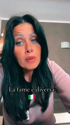 Buongiorno italiani 🖤🤚🇮🇹#lafamediversa#virarl #y #ypfッ🖤 #perte? @Regina nera non molla 🖤 @silviacuorenerissimo @REGINA NERA RESISTETE 🫵🖤🇮🇹 @Silviasmilzo82 