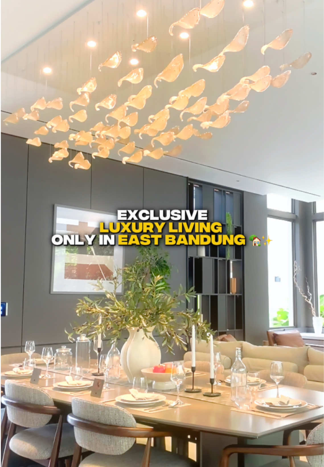 Rumah 3 lantai mewah, desain modern, fasilitas ala resort 🏡 Kamu juga berkesempatan dapetin promo spesial :  ⭐️ Free BPHTB, KPR, balik nama ⭐️ Hadiah langsung: Kulkas, AC, Logam Mulia, Sepeda Lipat ⭐️ Kesempatan dapetin iPhone, motor NMAX, sampai mobil BYD! 📍Lokasinya strategis banget: 🚄 Dekat Stasiun Whoosh 🛣️ Akses Tol Gedebage KM 149 🛍️ Deket Summarecon Mall & Supermarket Info Show Unit hubungi : 📱 081 2215 0088 (JPROPERTY) @jproperty.official.bandung #Jproperty #Jualbeliproperty #rumahsummareconbandung #jualbelirumah #RumahBandung   