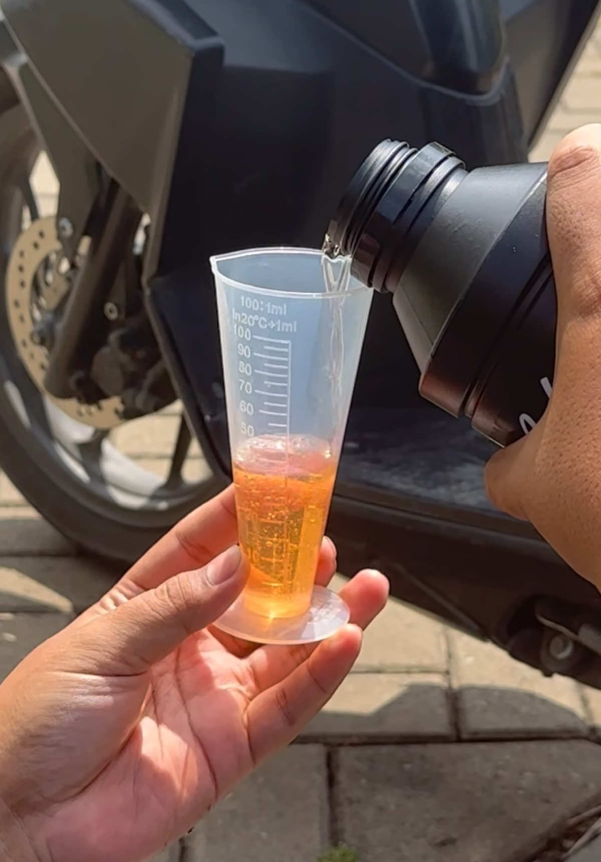 ISKU foam sprayer 2 liter ✅ hemat sabun dan busa yang keluar super tebal 🔥 #iskutools #cucimotor #cucimobil 