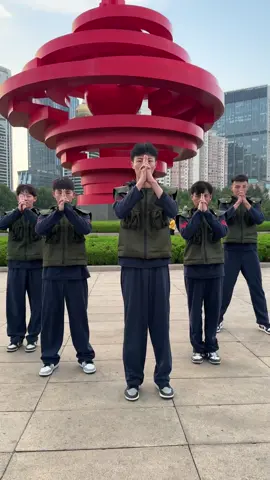 科目三 #队形科目三 #dieunhaylangla #chinesedance #haidilaodance #newvideo  @Fz粉子 @威的 @赐的 @黑的 @大饼. 