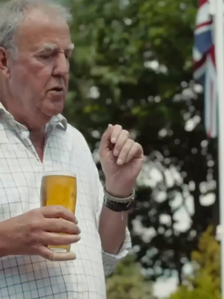 This time with the lyrics..for anyone who wants to sing along and support the apple harvest #backbritishfarmingdrinkhawkstone