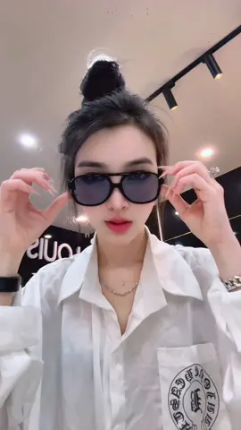 Thời trang nam Mộc bài