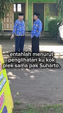 ya Alloh kok mirip presiden ke 2 Indonesia sih. entah beliau ini orang mana ktmu pas upacara tadi pagi. #kembaranpaksuharto  #presidensuharto  #presidenke2RI