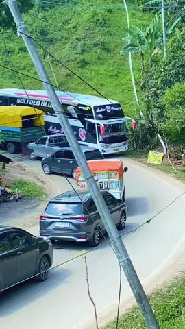 ini jalan yg kekecilan apa mobil yg kebesaran#enrekang #tiktoklive #pyfffffffffffffffffffffffffffffffff 