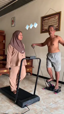Ayo cah olahraga Ben sehat jare pak tek #treadmill #olahraga 