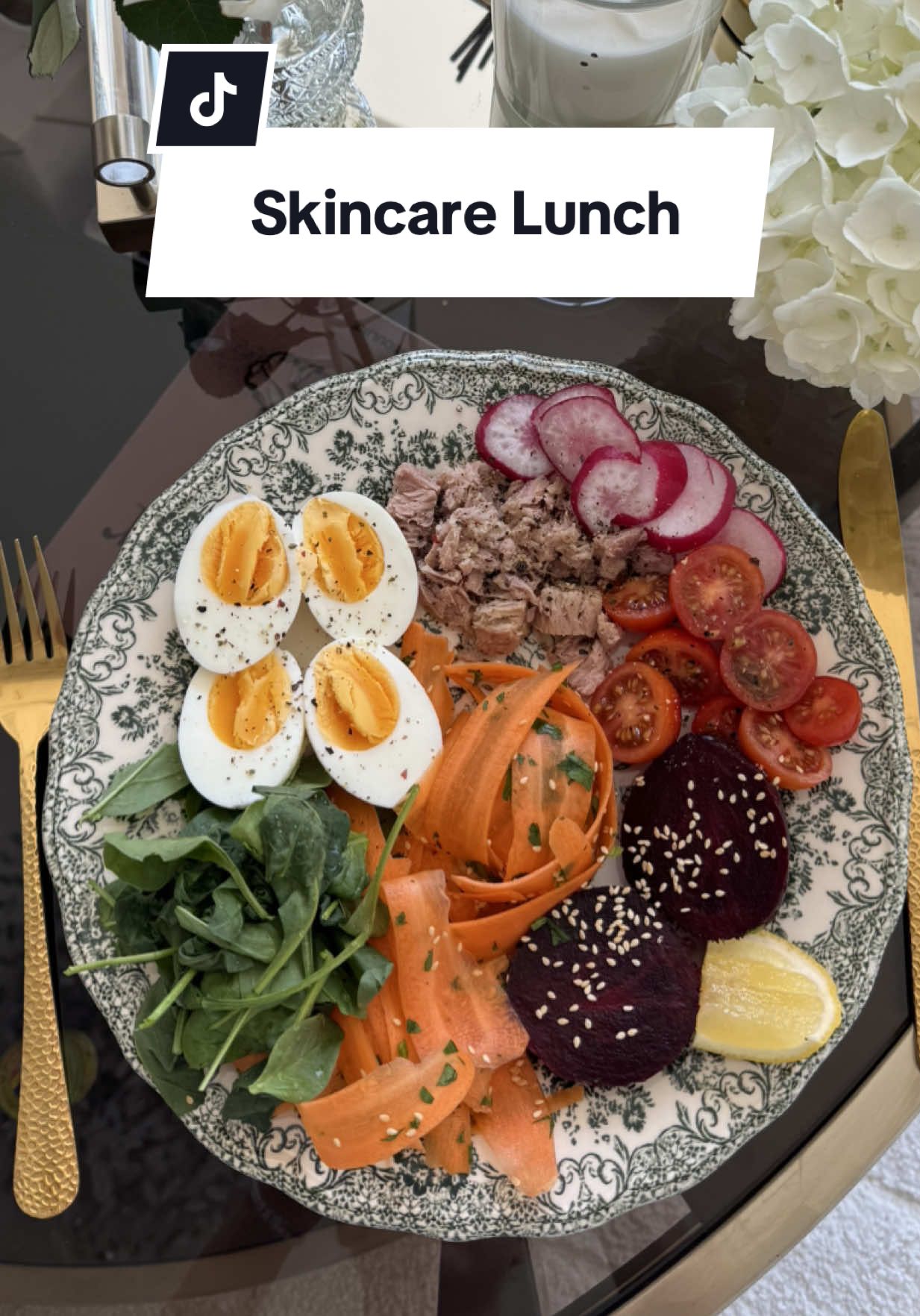 Nothing tastes better than  glowing and healthy skin 🥕🥬🍋🍅🍳