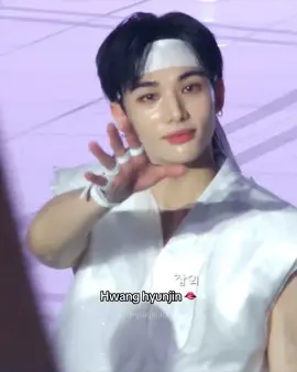 🫦🤍🤍🤍🤍 #StrayKids #스트레이키즈 #ستراي_كيدز #hyunjin #هيونجين 