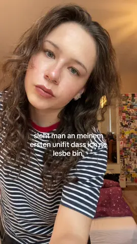 wieso seh ich mit mütze aber immer aus wie 12 #fyp #berlin #uni 