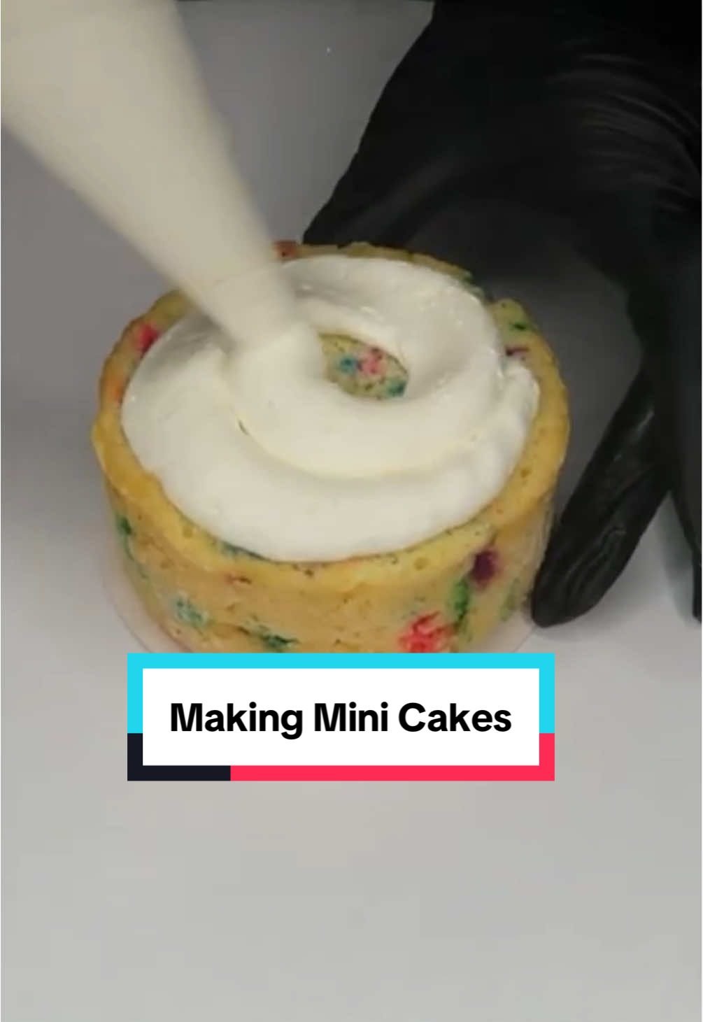 Replying to @CandiedByQueen Each mini cake has 2 layers 😋 . #caketok #cake #minicakes #tiktokcreatorpicks #tiktokshopfalldealsforyou 
