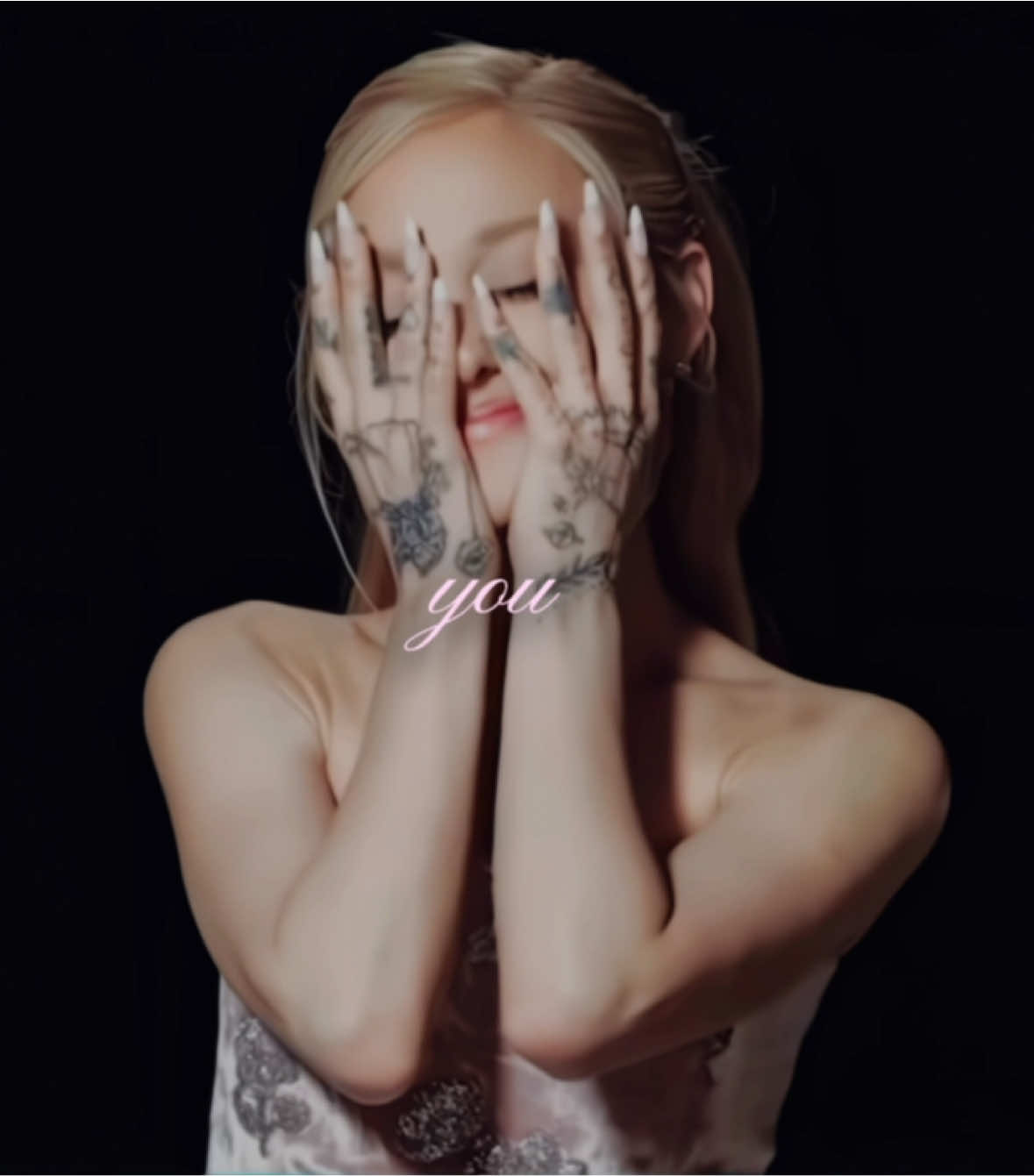 “We usually choose our favorite singer because we see ourselves in them” ♡︎ #arianagrande #sienna #arianagrandeedits #foruyou #arianator scp: @buterascp @Velocscenepacks 