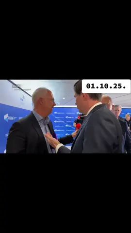 #вести12 Попытки помешать развитию многополярного мира лишь ослабят позиции тех, кто предпринимает такие действия. Об этом заявил глава РФПИ Кирилл Дмитриев, отвечая на вопрос корреспондента РЕН ТВ Виктора Синеока на полях Международного дискуссионного клуба 