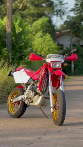 යකා 👹 #foryou #honda #XR650R #highcapacitybikes🇱🇰🇯🇵 #downsouth @𝙽𝚎𝚑𝚊𝕟 00 @ranu__boy@ @chamiya 🪬 @Januda Pasan Damsith 🤍 @@_HASI_YA_🤍🕊️ @BANDI 