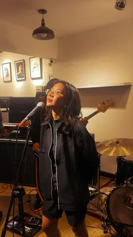 LISTEN TO SERENE FROM ASHN @ashnnnnnnnn @tamagowar #shoegaze #shoegazemusic 