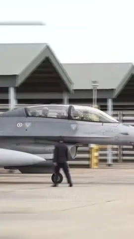 เมื่อนักข่าวแพ้เสียงในหัว 🇹🇭 ปล่อยF-16บินโฉบ ข้างบ้านจนตัวสั่น🔥#กองทัพอากาศ #F16 