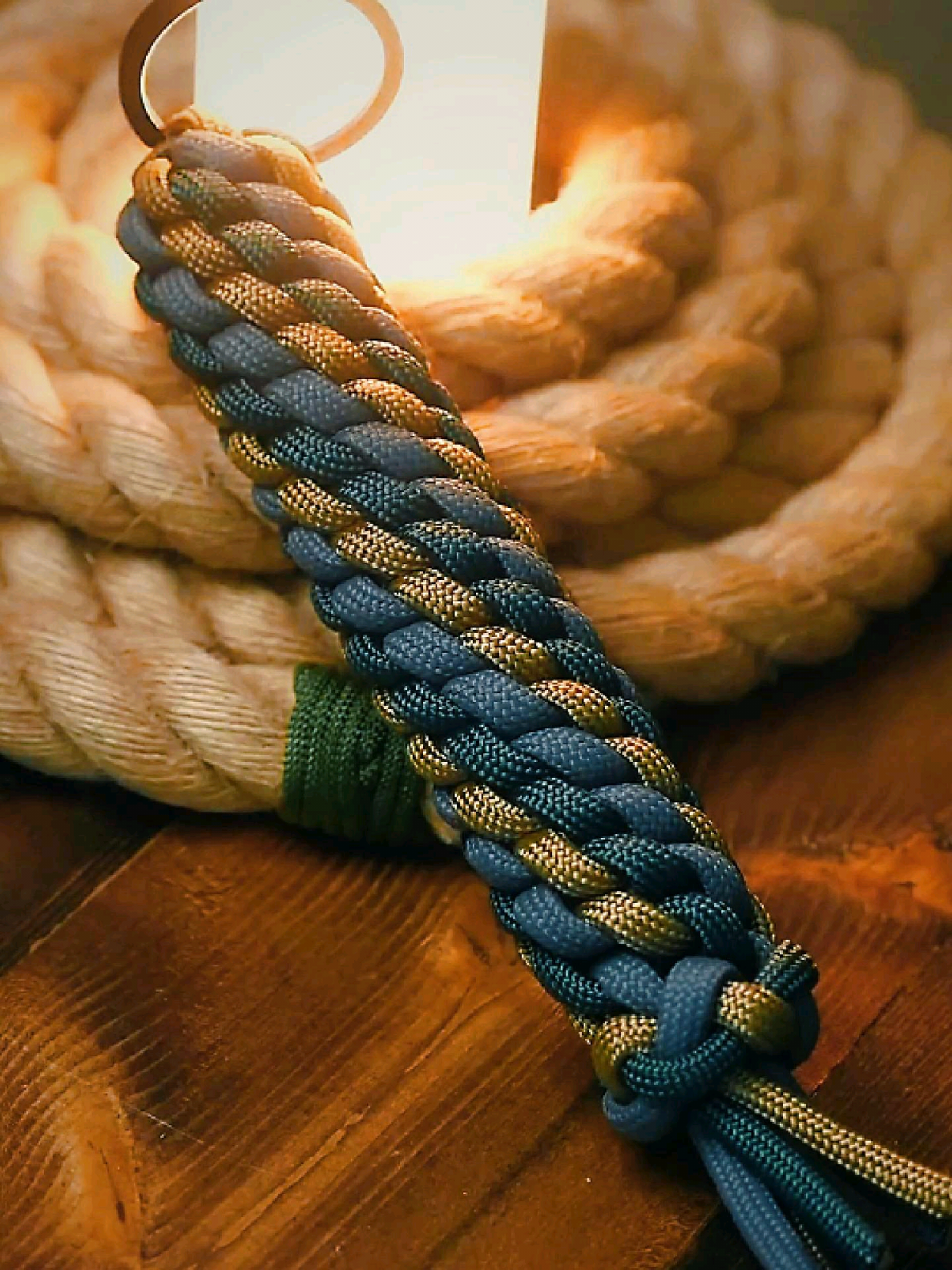 Key fob Paracord keychain #keyfobparacordkeychain #keyfob #keyfobparacordkeychain #keychainmaking #handmadekeychain 