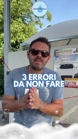 🚫 Vuoi sapere come NON lavare l’auto al self-wash? Ecco 3 errori che vediamo OGNI giorno: 1️⃣ Parti subito con la spazzola → complimenti, ti sei regalato graffi gratis 🎉 2️⃣ Usi l’alta pressione come se fosse un marciapiede → schizzi ovunque, sporco che resta 😅 3️⃣ Salti il prelavaggio → è come saltare l’anestesia prima di un’operazione… auguri! 👉 Se ti sei riconosciuto, scrivi “MAI PIÙ” nei commenti! Oppure… vieni da Autobrill e la macchina la trattiamo noi 😉 📍 Via Circumvallazione 357, Nola – dietro il distributore Toil 📹: @altro.agency #Autobrill #CarWashNapoli #SelfWashFail #ErroriDaNonFare #LucidaCheScotta