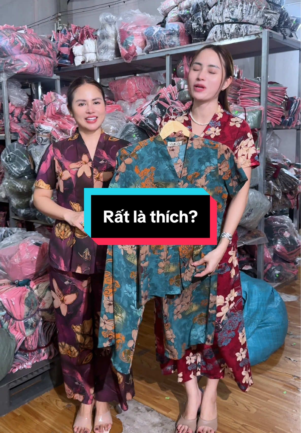 Chị em đã mua qua mẫu đồ bộ này hãy cho em xin 1 bình luận. Có phải các mẹ đã rất thích mẫu đồ bộ này đúng không?? #dobohaichiem #dobotrungnienchome #thoitrangtrungnien #tangme #vulanbaohieu