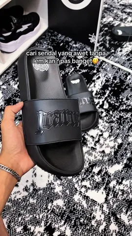 pas banget sendal embos icarus sablon timbul tanpa lem😋 #sendal #sendalpria #sendalselop #sendalviral #sendalempuk 