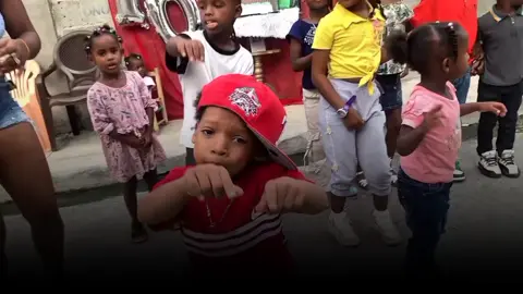 Invita a tu amiguito.. #elquenobailanocomebizcocho #paratii 