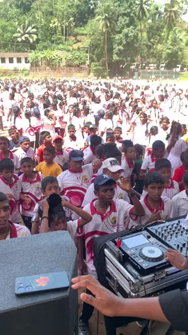 කෝ බලන්න හිටපු කට්ටිය 💗😁#thawalama #foryoupage #viralvideo #childrenday #viral 