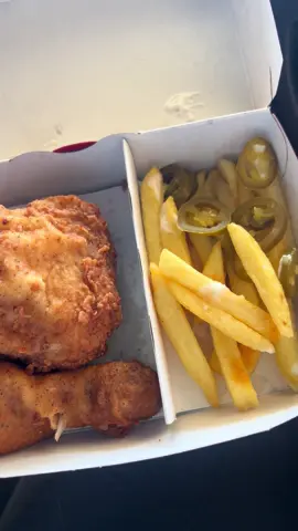 If they were out of cheese sauce they could of atleast gave me mayo! I'm so disappointed @KFC South Africa @KFC  #kfc #viral #fypシ 