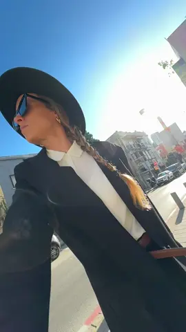 עכשיו זה רק אני ואלוהים שבתוכי. 