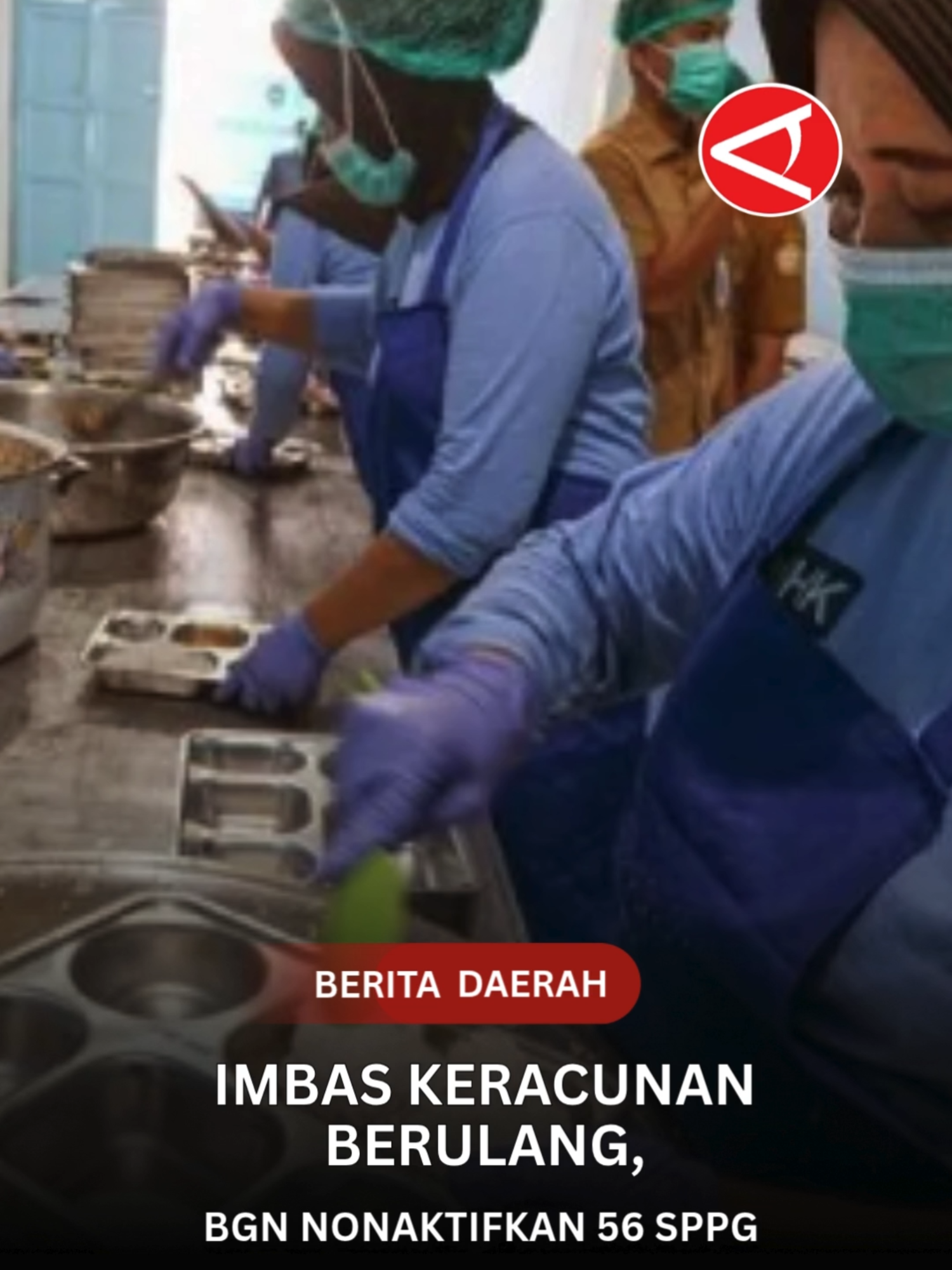Sebelumnya Presiden Prabowo Subianto memerintahkan dapur-dapur MBG yang dikelola SPPG wajib memiliki alat uji (test kit) untuk mengetes makanan yang mereka produksi sebelum diedarkan ke sekolah-sekolah, anak-anak balita, dan ibu hamil. Adanya alat uji itu merupakan bagian dari prosedur standar operasional (SOP) yang wajib diikuti oleh seluruh SPPG untuk mencegah kasus keracunan kembali berulang. baca selengkapnya: https://kalteng.antaranews.com/ #StopKeracunan🍽️❌ #BGN_Tegas🛑⚠️ #LindungiKonsumen👨‍👩‍👧‍👦🛡️ #AksiNyataBGN💪🔥 #SPPGNonaktif🚫📜 #MakananAman🍲✅ #KesehatanUtama❤️‍🩹🌿 #CegahKeracunan🔎🥗 #KeamananPangan🇮🇩🛡️ #TindakTegas🚓⚖️ Pewarta: Lintang Budiyanti Prameswari