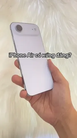 Thật sự, mình ấn tượng với dòng iPhone Air này. Rất mỏng, siêu nhẹ, rất mạnh và cao cấp. Dòng này chỉ dành cho những người thích trải nghiệm “chưa từng” trên các dòng iPhone thôi. Còn ai quen dùng các dòng Pro Max sẽ né gấp luôn ạ. #iPhoneAir #iPhoneAirSkyBlue #iPhoneAirBlue #iPhone17Air #hoangphubandienthoai
