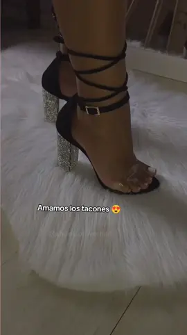 Amamos los tacones 😍  #onlineshopping #ventasonline #modafeminina #ecuador #quito 