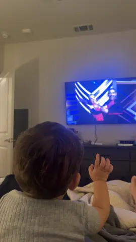 Sweet boy waiving at all the dancers… so rude none of them waived back!😩😂#fyp #dancingwiththestars #foryoupage #18monthold #tv 