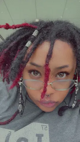 Vhat do u tink? #greentored #locjourneycontinues #retwist #fyp #blanketgoblin 