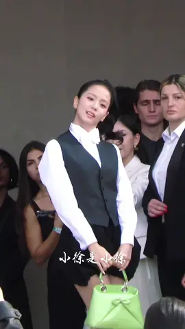 OUR PRINCESS #jisoo #blackpink #parisfashionweek 