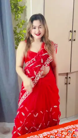 Sari from @sumaiya’s collection 🌼 ❤️ #sumaiyarimu #viralvideo #unfrezzmyaccount 