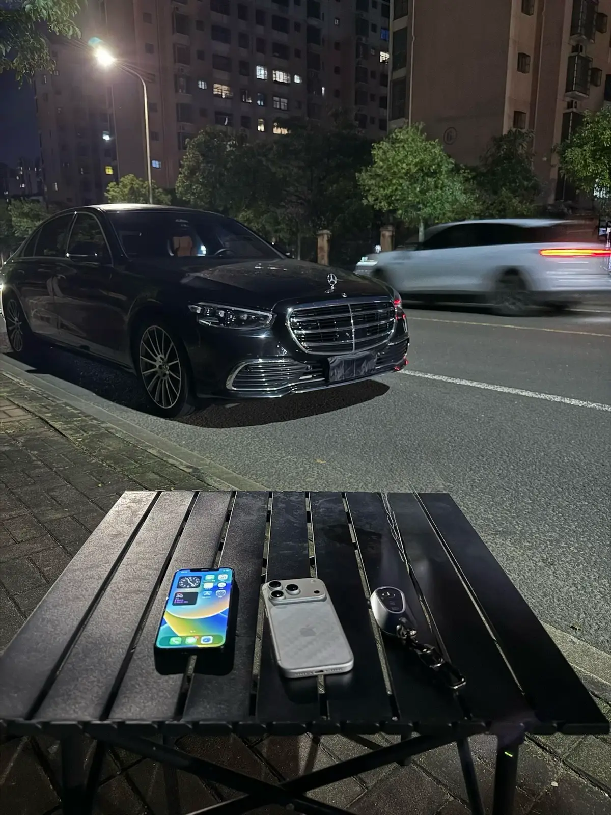 Sau cơn mưa trời lại sáng , mọi chuyện rồi cũng quên nhanh thoii ❤️ #e300 #mercedes #maybach #chiyeuminhanh #xuhuongtiktok 