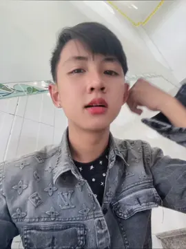 Hàng hiệu :))