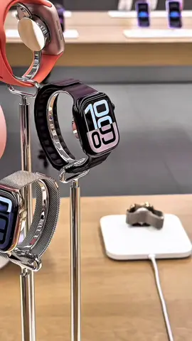 🔥 O relógio S10 é o mais completo de 2025 e não é à toa: além de estiloso, ele conecta com WhatsApp, recebe ligações, monitora sua saúde e ainda tem resistência à água. Tudo isso em um só aparelho no seu pulso. #RelógioS10 #smartwatch #relogio #smart #Tech 