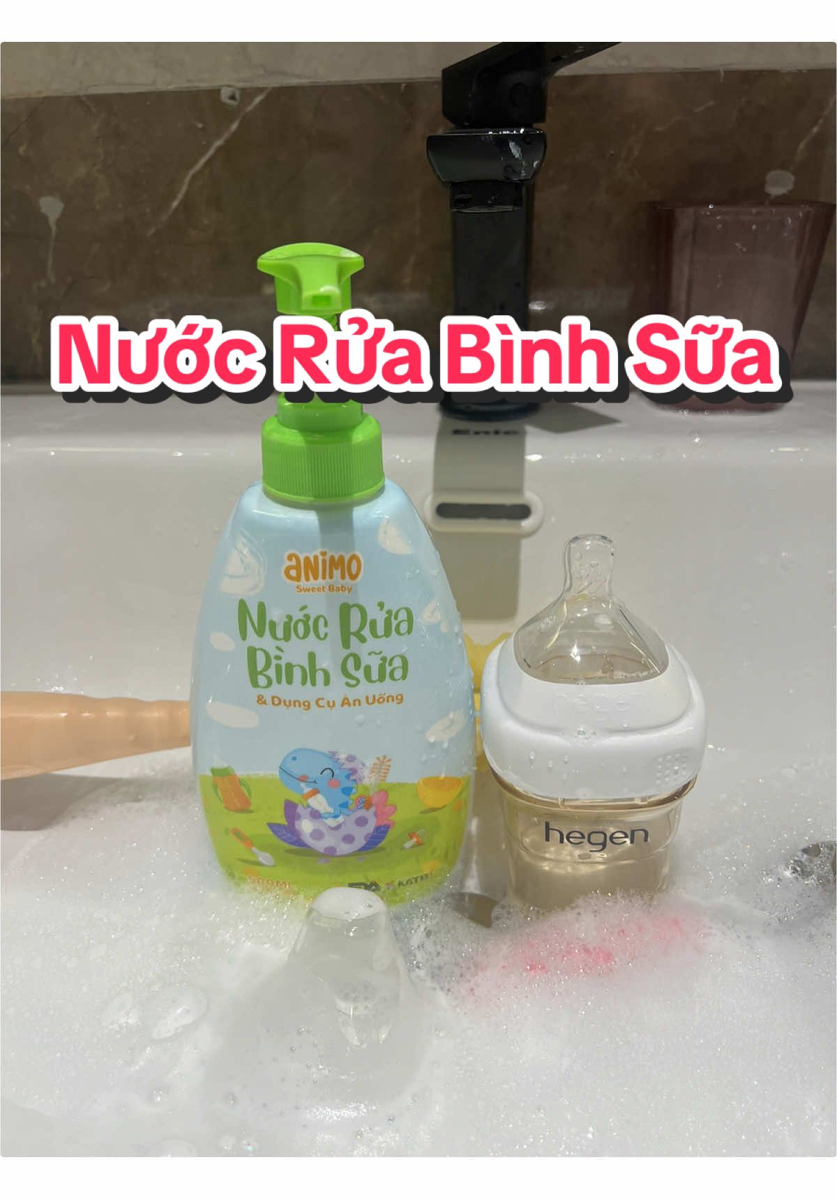 Nước rửa bình sữa Animo mùi khuynh diệp - xạ hương thơm nhẹ. Sạch dễ chịu, không khô da tay. Bọt nhiều sài tiết kiệm nha các Mom ơi! #nuocruabinhsua #animo #nuocruabinhsuaanimo #mebimreview #mebimsuachamcon 