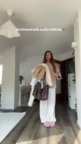 Cozy but cute 🤍🎃🍂##OOTD##autumniscoming##autumntrends##outfit##getdressedwithme