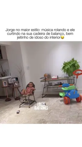 Ele pensativo kkkk