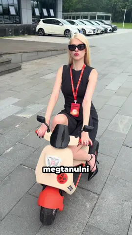 reklám | Na ki tanult meg motorozni Kínában 😎 köszi @Kevin Piskolty @henrykettner @Yadea Magyarország 