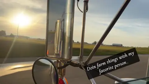 Farm things with the better half #359 #farmlife #rohlfstransport #millertransport #truckin 