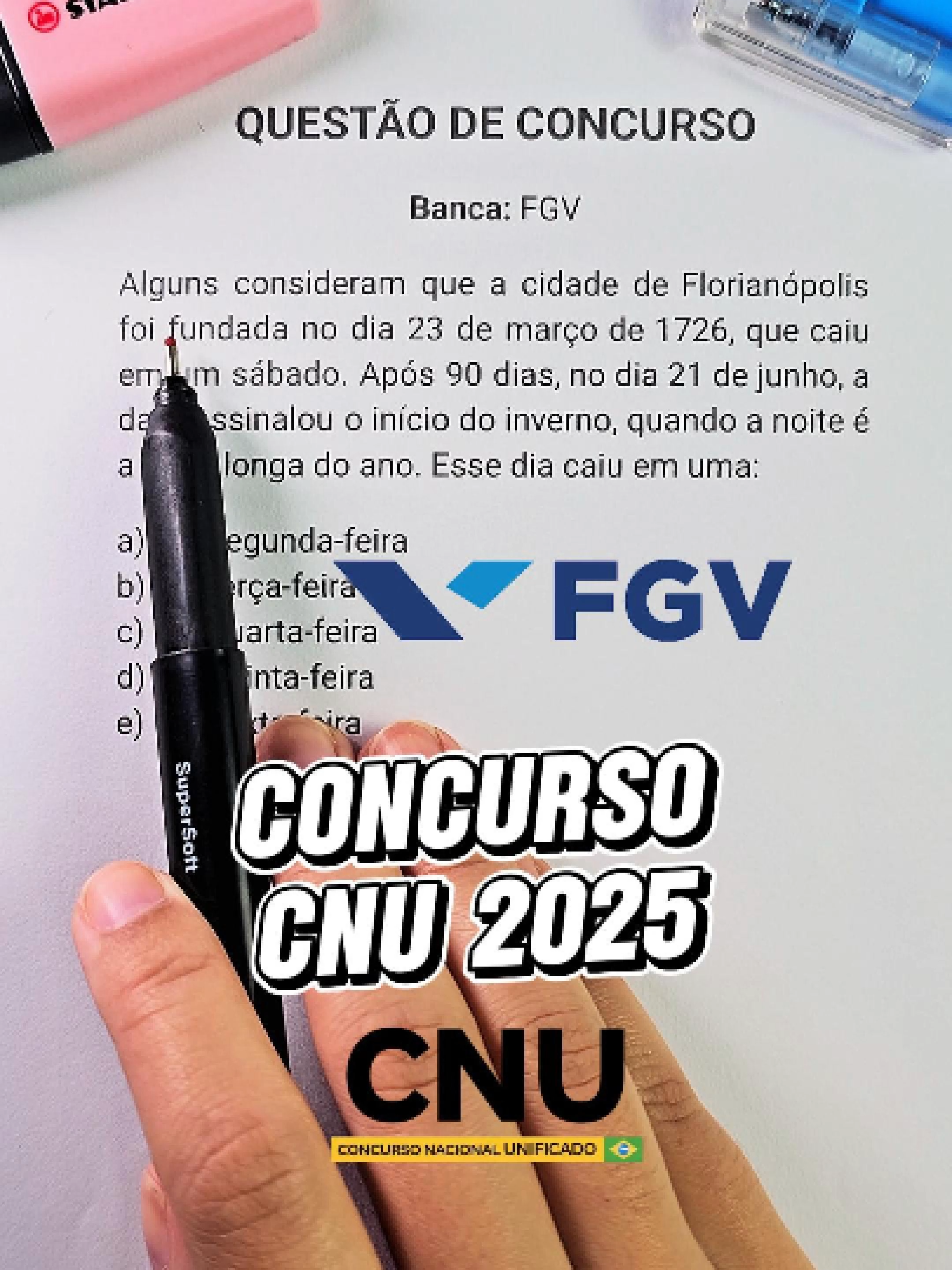 🧠 QUESTÃO DE CONCURSO — FGV (CNU 2025) Alguns consideram que Florianópolis foi fundada 23/03/1728 (sábado). Após 90 dias, marcou o início do inverno (pense em 21/06). Em que dia da semana caiu? Opções: segunda · terça · quarta · quinta · sexta Parece simples, mas é aqui que a banca mede método > chute. 💡 Dica de prova: transforme 90 dias em semanas completas + resto (módulo 7). Depois, avance o resto a partir de sábado e valide com calma. Nada de calendário na mão: congruência de dias resolve em menos de 1 minuto. ✅ #EmAula #matematica #concurso #raciociniologico #fgv #CNU #exatas
