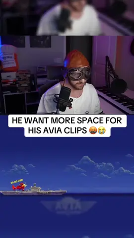 HE WANT MORE SPACE FOR HIS AVIA CLIPS 🤬😭 #streamer #kick #clip #plane 