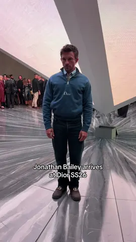 Jonathan Bailey arrives at the @Dior SS26 show during Paris Fashion Week 🥹 #DazedFashionTV #TikTokFashion #PFW #Dior #JonathanBailey