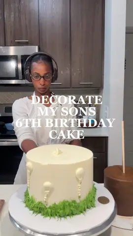 Cake W/Me🏈🫶🏽 @Colour Mill 🌈  #fyp #customcake #diycake #footballcake #boymom  